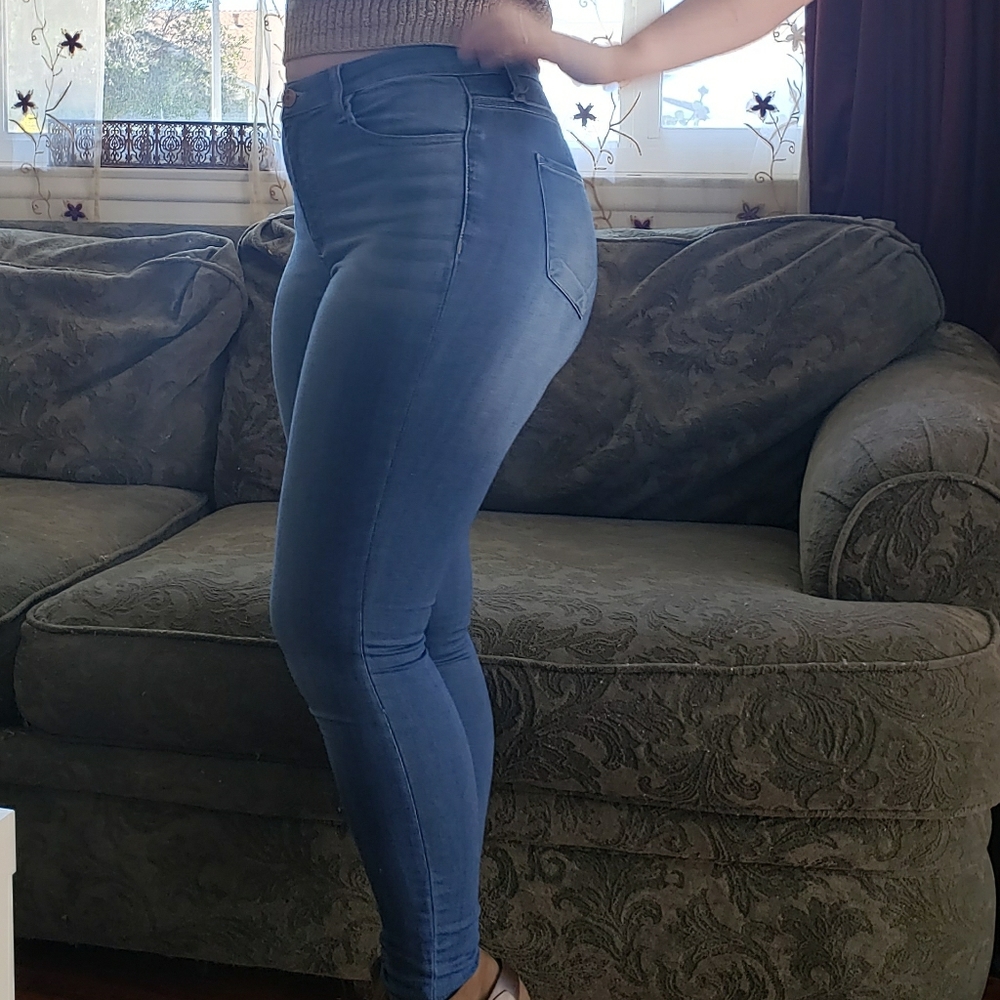 High waisted jeans